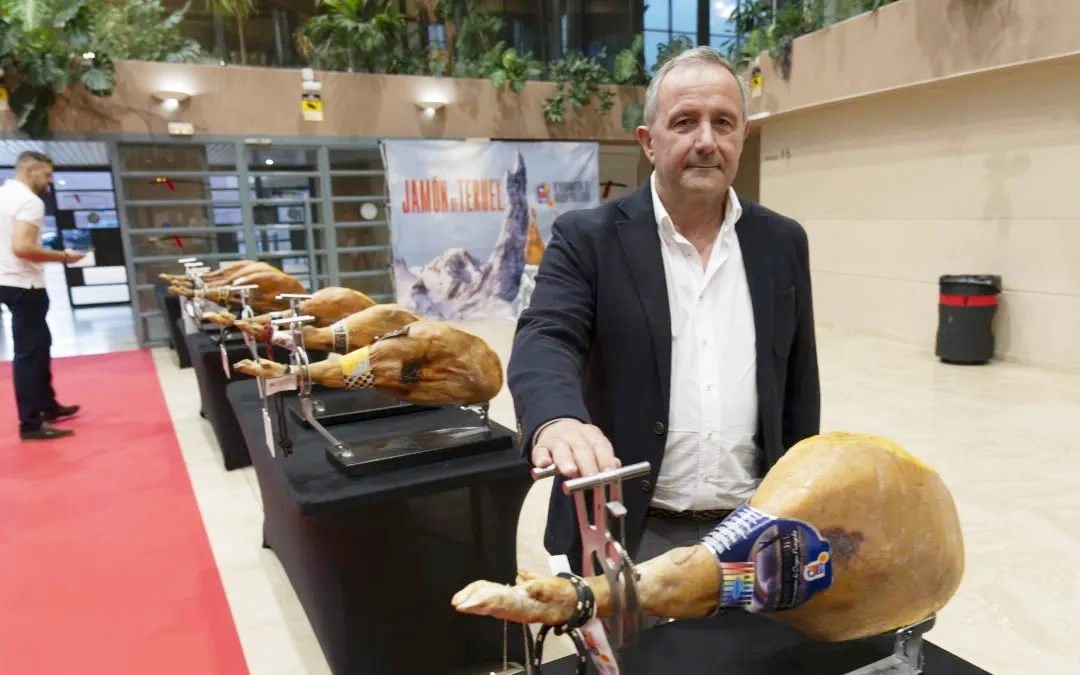 Manuel Esteve, presidente del grupo cooperativo: “Grupo Arcoiris intenta atraer a jóvenes al sector ganadero para lograr el relevo generacional”